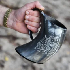 Deepeeka Hornbecher, Drache