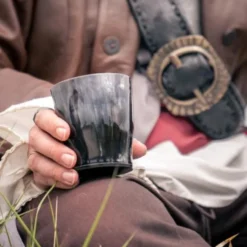 Epic Armoury Hornbecher, Dunkel