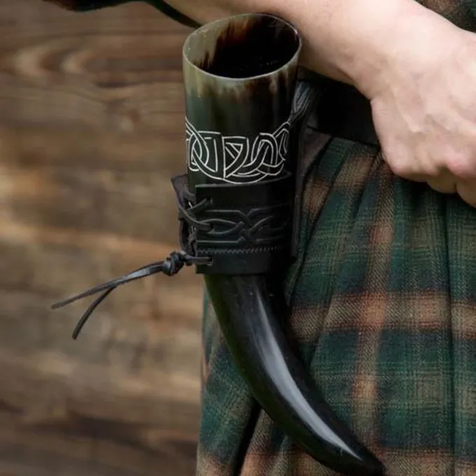 Epic Armoury Leder Trinkhornhalter Edda, Schwarz 1 Epic Armoury Leder Trinkhornhalter Edda, Schwarz